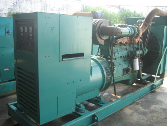 平凉租赁发电机- 发电机碳刷磨损的原因是什么