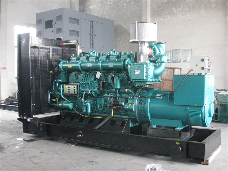 平凉200KW 柴油发电机的油耗是多少？