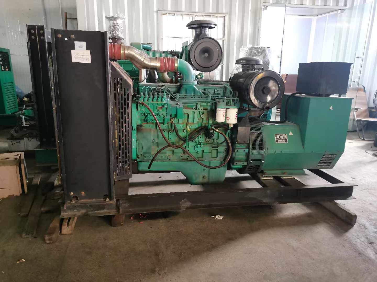 平凉发电机租赁如何确定电缆的承载电流是否在安全范围内？