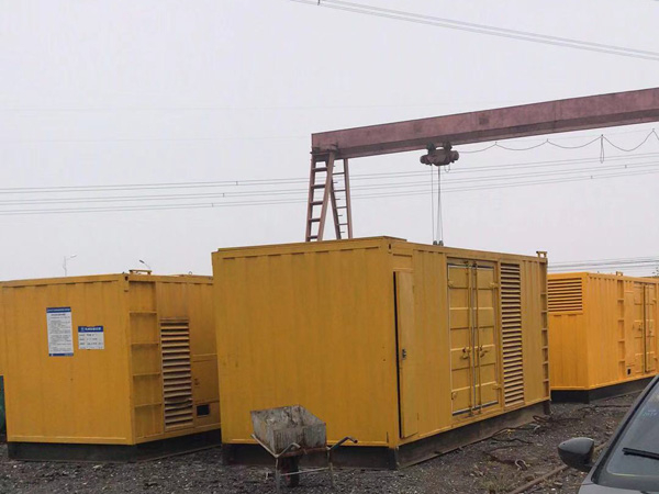 平凉100kw柴油发电机组每小时油耗？