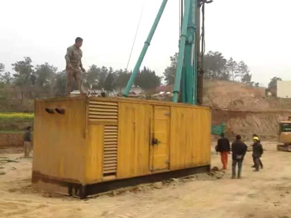 平凉如何判断水冷式机油散热器密封件是否需要更换？